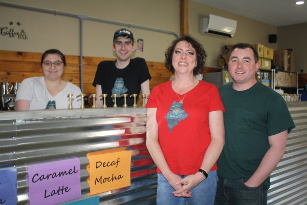 Nativo del estado de Washington trae el amor por el café a Aroostook