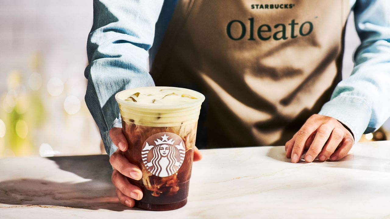 Starbucks amplía el nuevo menú Oleato, trayendo bebidas con infusión de aceite de oliva a más ciudades